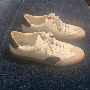 Dolce Vita Nadia shoe size 10